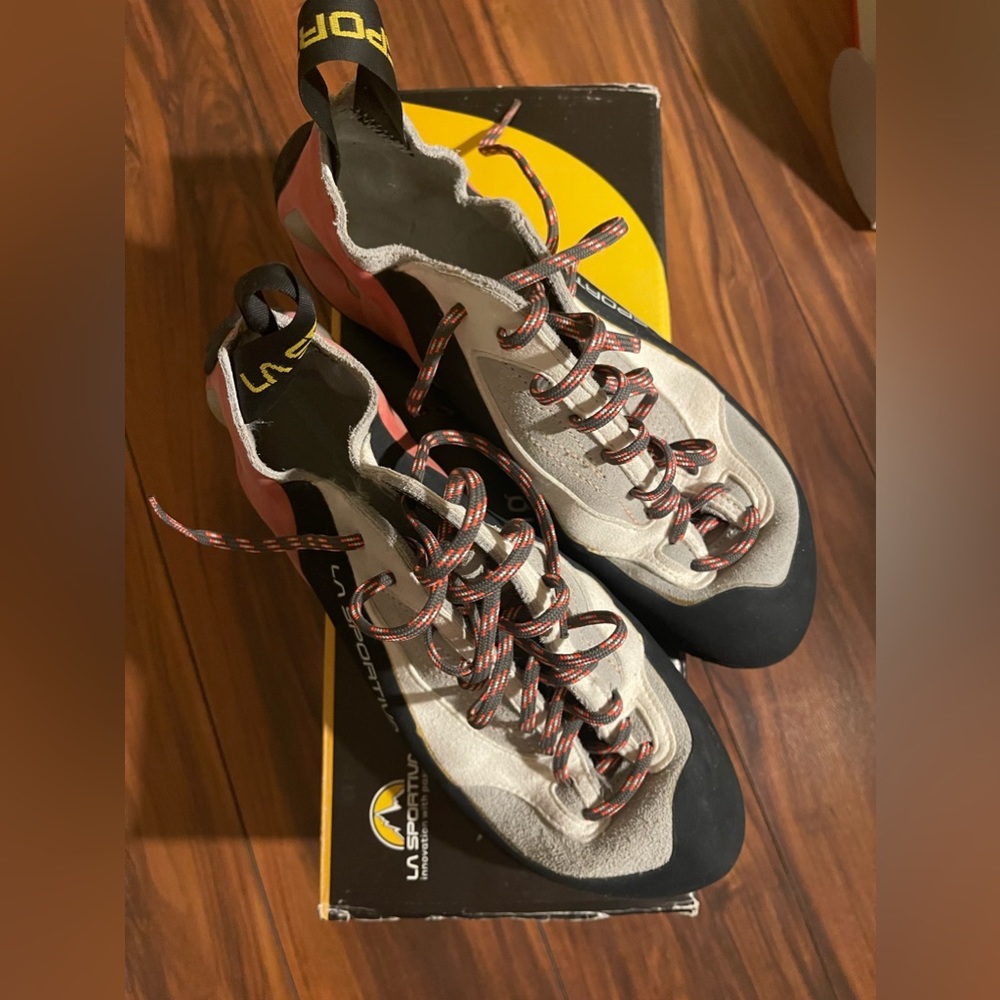 La Sportiva Finale Womens Climbing Shoes in Size 40 1/2, worn a few times
